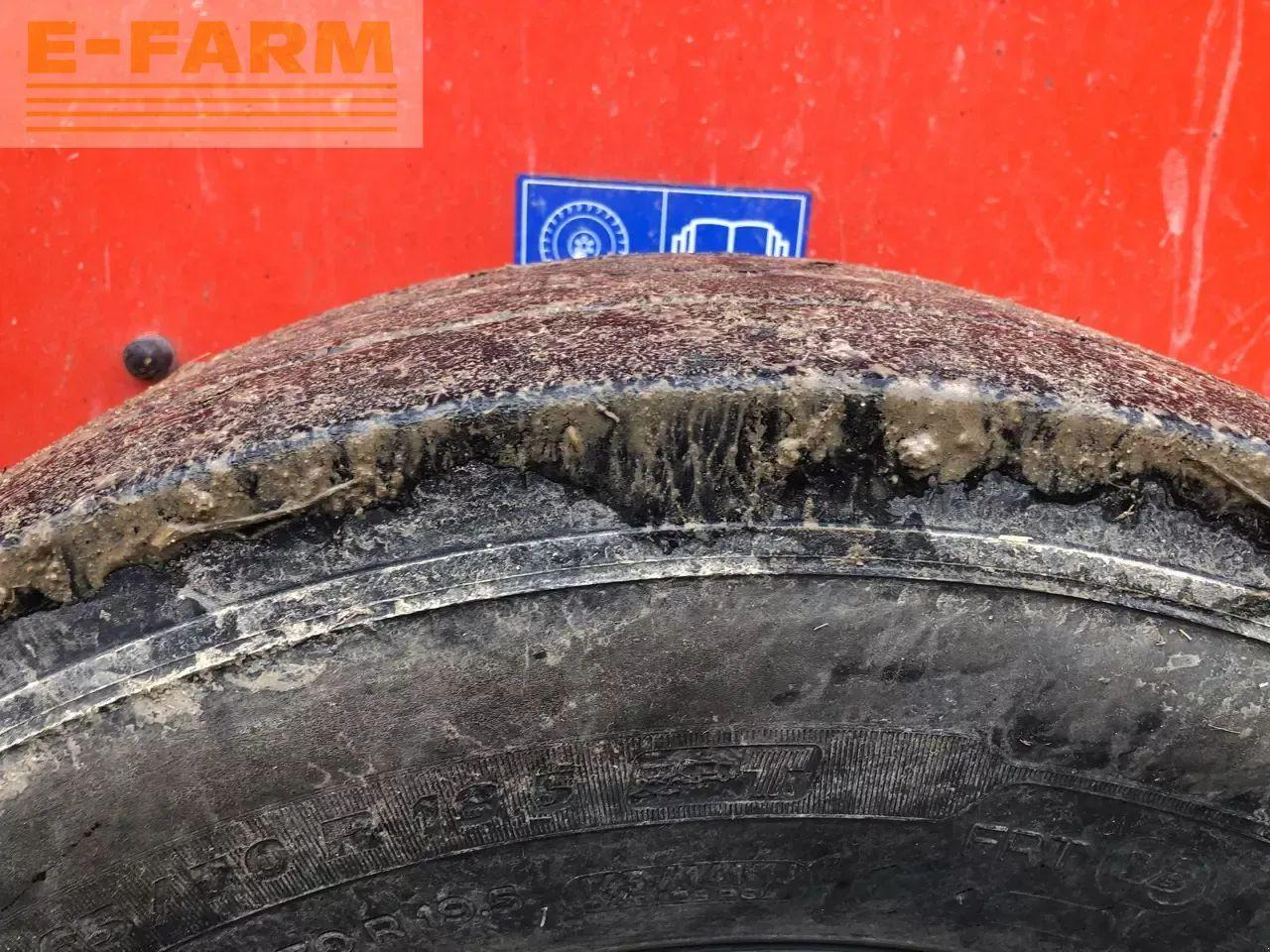 Kuhn altor 6070 - Silózó berendezések: 4 kép. Kuhn altor 6070 - Silózó berendezések: 4 kép.