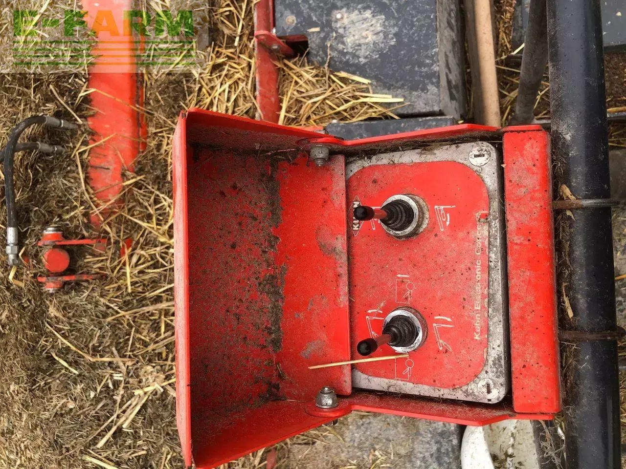 Kuhn altor 6070 - Silózó berendezések: 5 kép. Kuhn altor 6070 - Silózó berendezések: 5 kép.