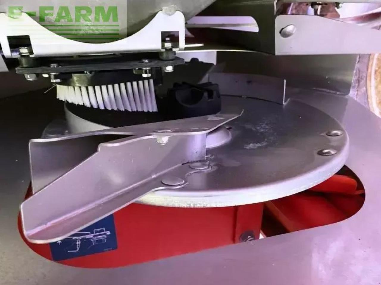 Kuhn axera 1102 h-emc - Műtrágyaszóró: 5 kép. Kuhn axera 1102 h-emc - Műtrágyaszóró: 5 kép.