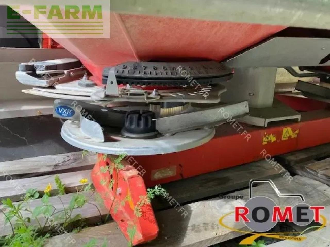 Kuhn axis 40.2 m-emc - Műtrágyaszóró: 4 kép. Kuhn axis 40.2 m-emc - Műtrágyaszóró: 4 kép.