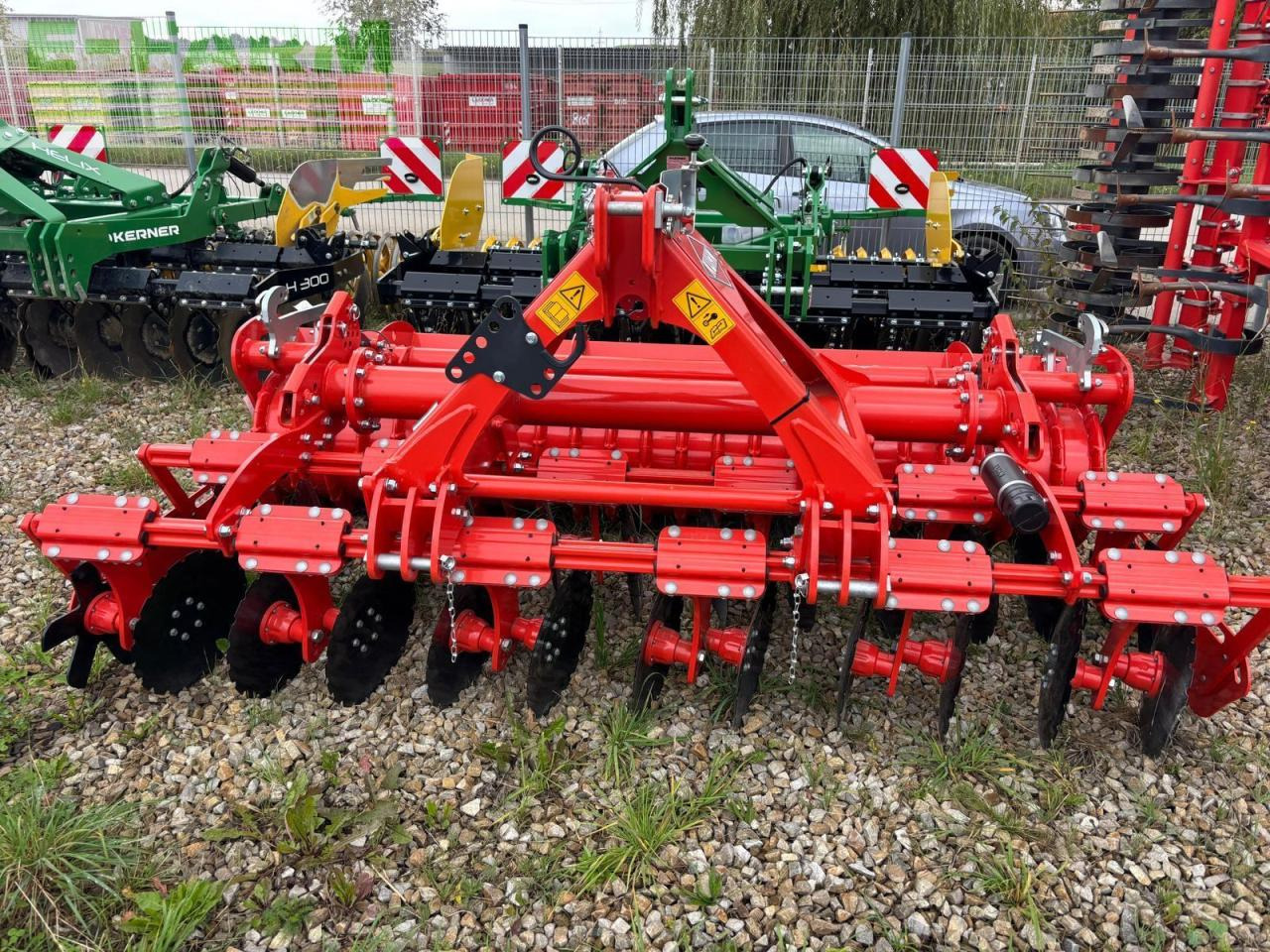 Kuhn cd 3020 - Tárcsás borona: 1 kép. Kuhn cd 3020 - Tárcsás borona: 1 kép.