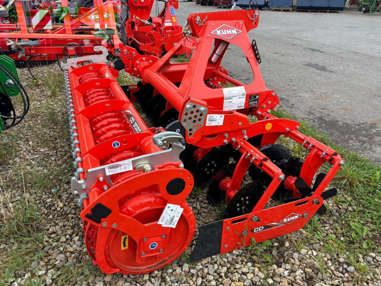 Kuhn cd 3020 - Tárcsás borona: 3 kép. Kuhn cd 3020 - Tárcsás borona: 3 kép.