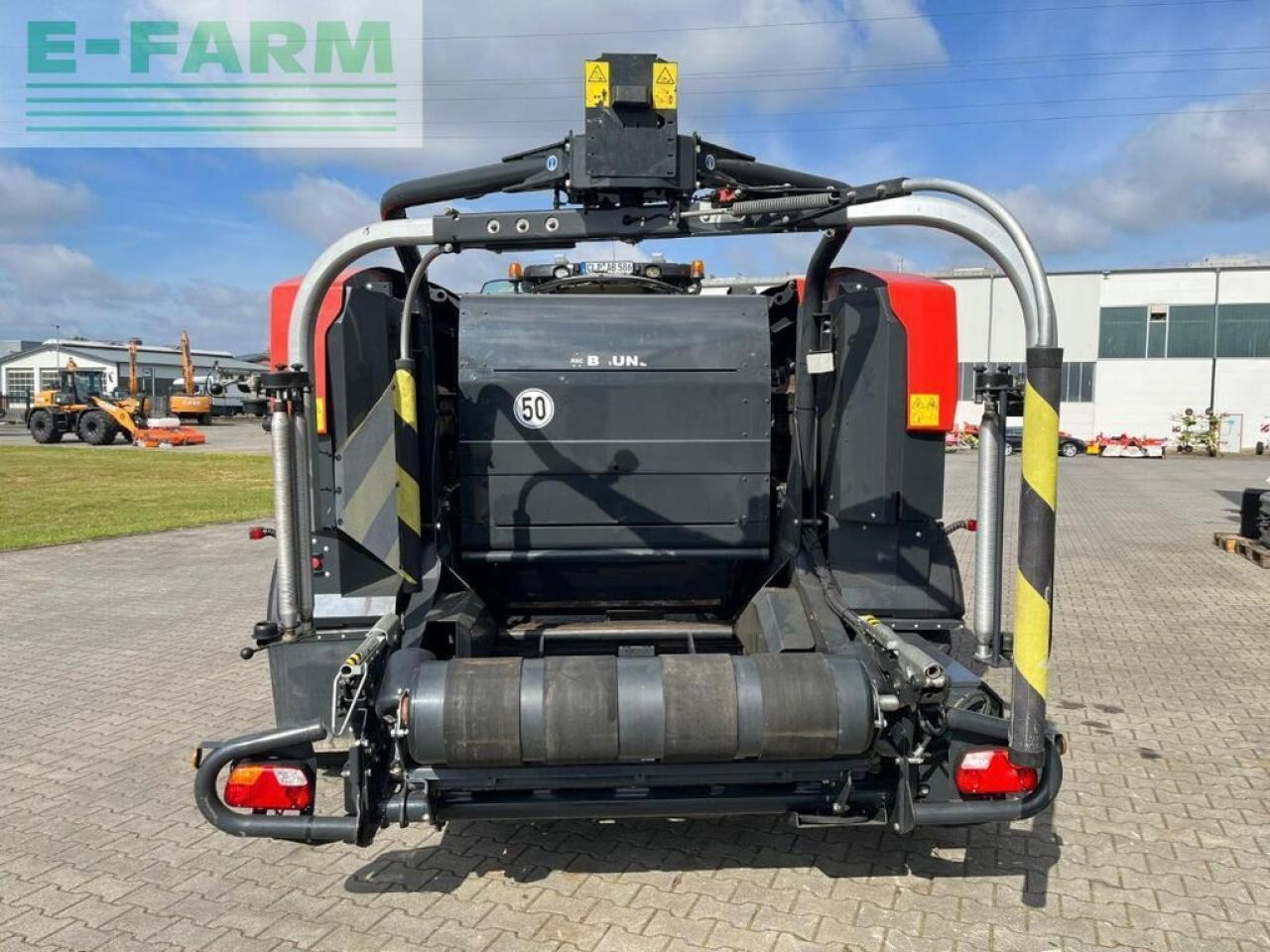 Kuhn fbp 3135 oc 23 - Kocka bálázó: 3 kép. Kuhn fbp 3135 oc 23 - Kocka bálázó: 3 kép.