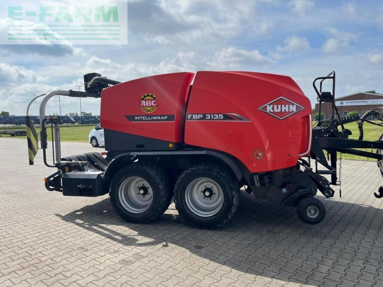 Kuhn fbp 3135 oc 23 - Kocka bálázó: 4 kép. Kuhn fbp 3135 oc 23 - Kocka bálázó: 4 kép.