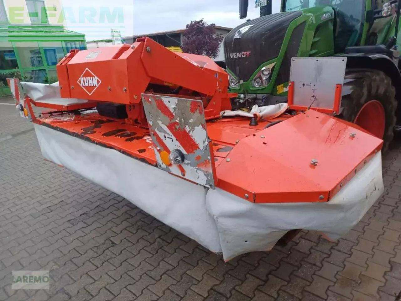 Kuhn fc 313 df-ff und fc 883 d-ff mit neuem mähbalken ! - Fűkasza: 4 kép. Kuhn fc 313 df-ff und fc 883 d-ff mit neuem mähbalken ! - Fűkasza: 4 kép.