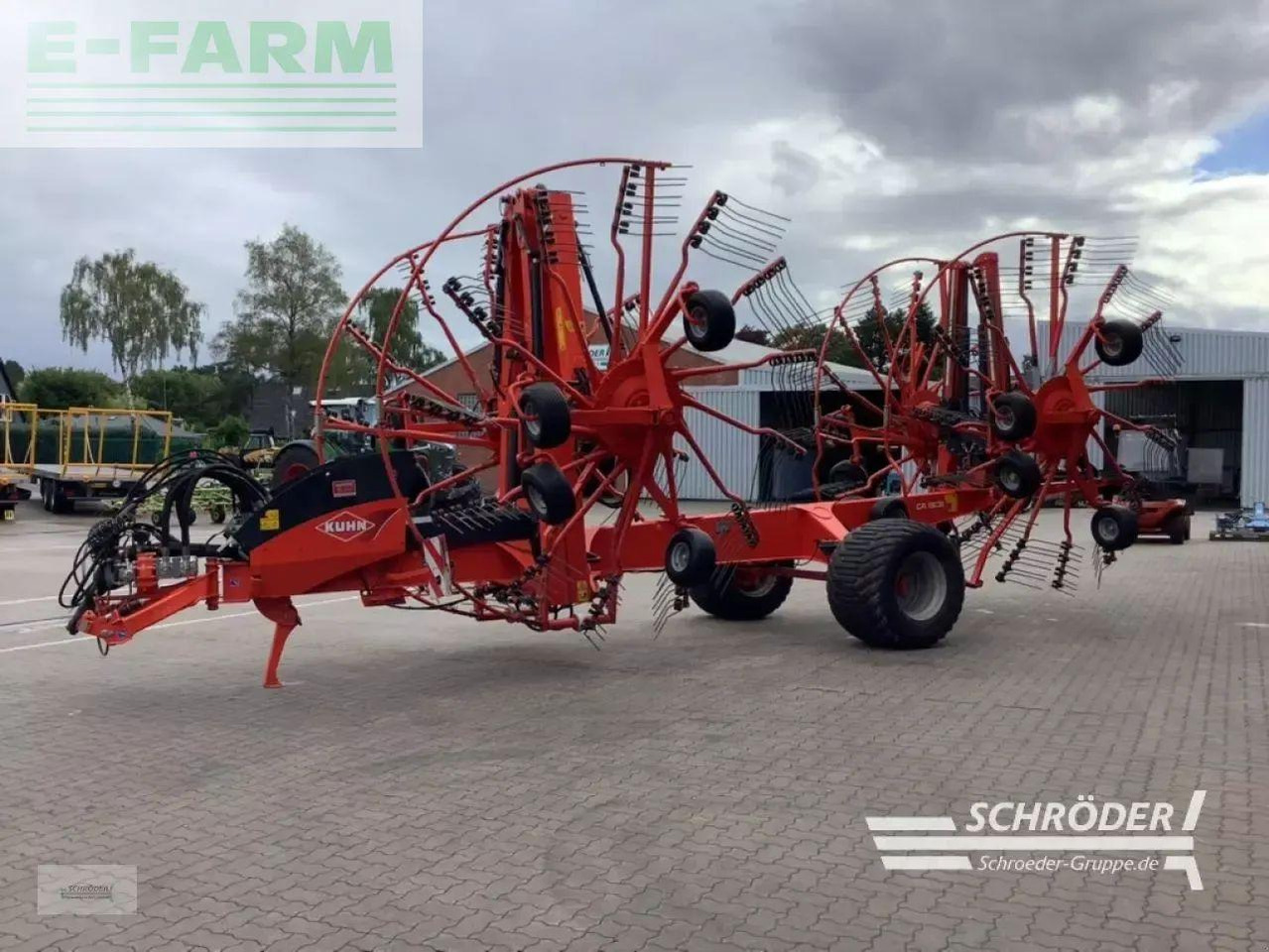 Kuhn ga 15131 - isobus - Szénaforgató: 3 kép. Kuhn ga 15131 - isobus - Szénaforgató: 3 kép.