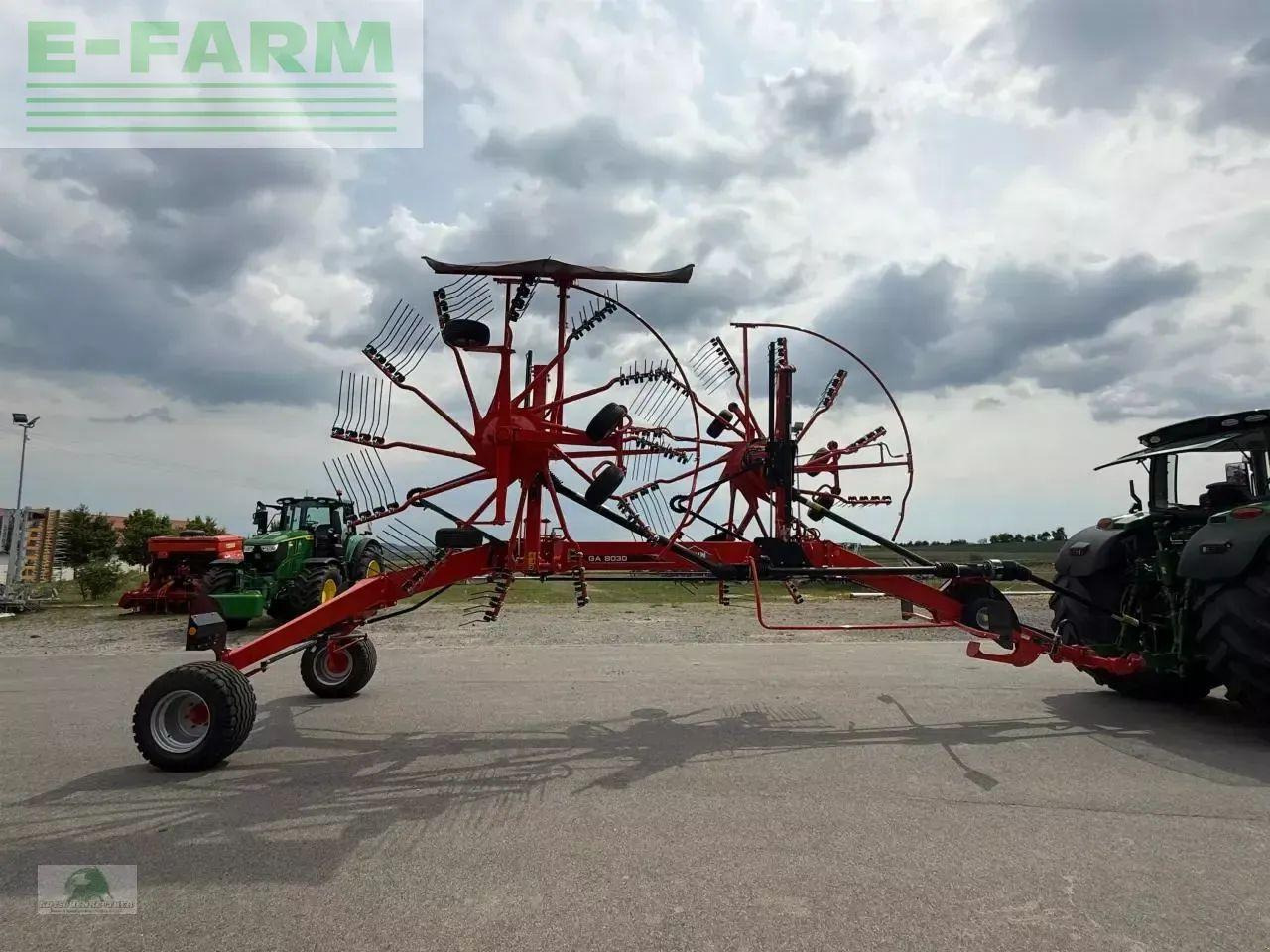 Kuhn ga 8030 - Szénaforgató: 5 kép. Kuhn ga 8030 - Szénaforgató: 5 kép.