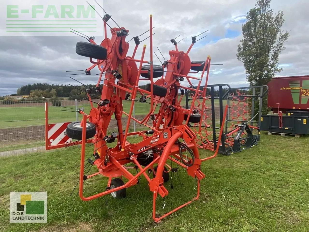 Kuhn gf 8700 - Szénaforgató: 1 kép. Kuhn gf 8700 - Szénaforgató: 1 kép.