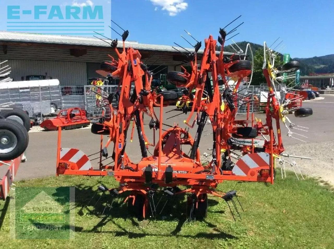 Kuhn gf 8703 - Szénaforgató: 5 kép. Kuhn gf 8703 - Szénaforgató: 5 kép.