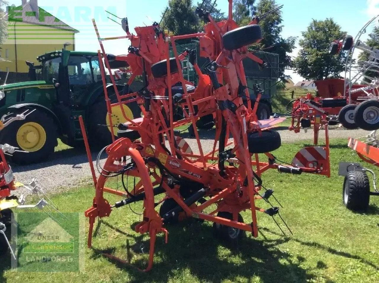 Kuhn gf 8703 - Szénaforgató: 2 kép. Kuhn gf 8703 - Szénaforgató: 2 kép.