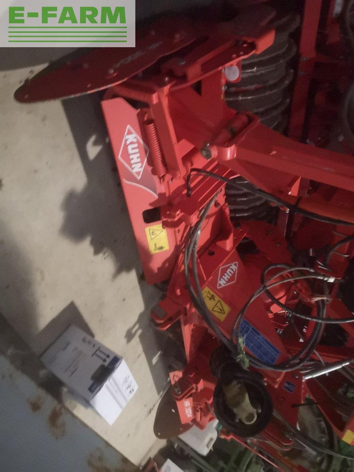 Kuhn hr 3004 - Talajművelő gep: 3 kép. Kuhn hr 3004 - Talajművelő gep: 3 kép.