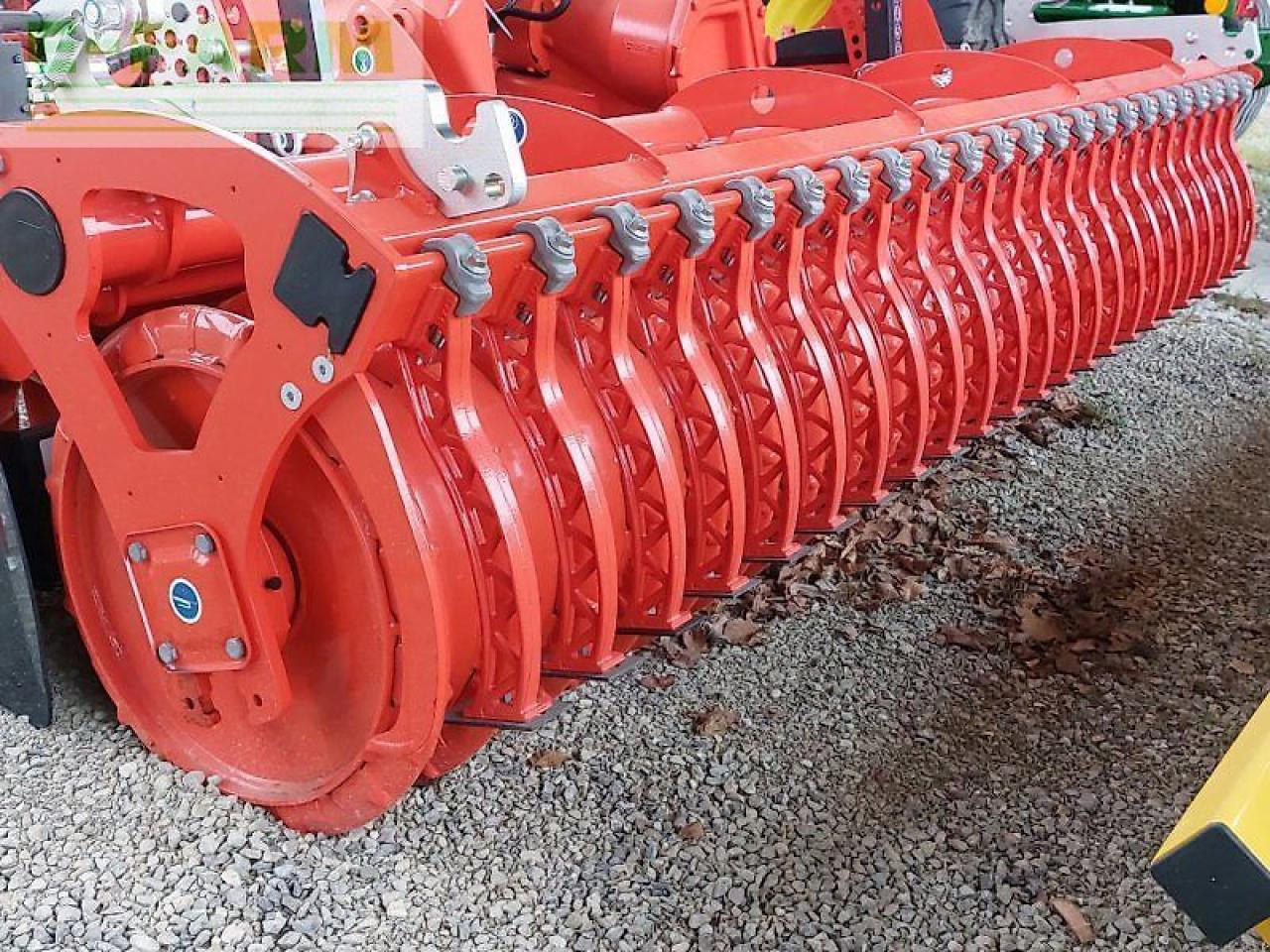 Talajművelő gep Kuhn hr 3020: 8 kép. Talajművelő gep Kuhn hr 3020: 8 kép.