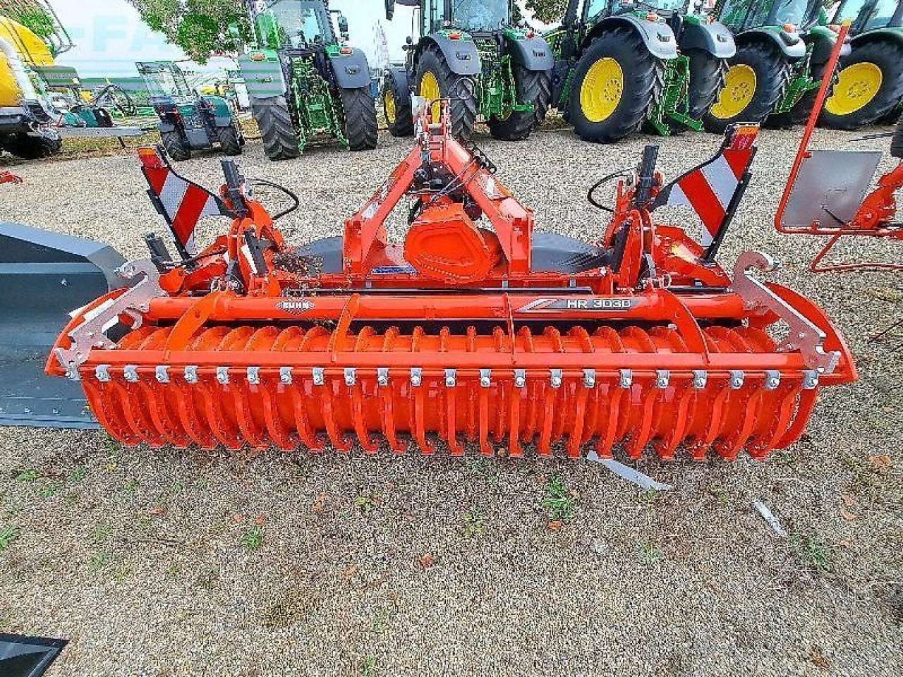 Kuhn hr3030 - Talajművelő gep: 2 kép. Kuhn hr3030 - Talajművelő gep: 2 kép.