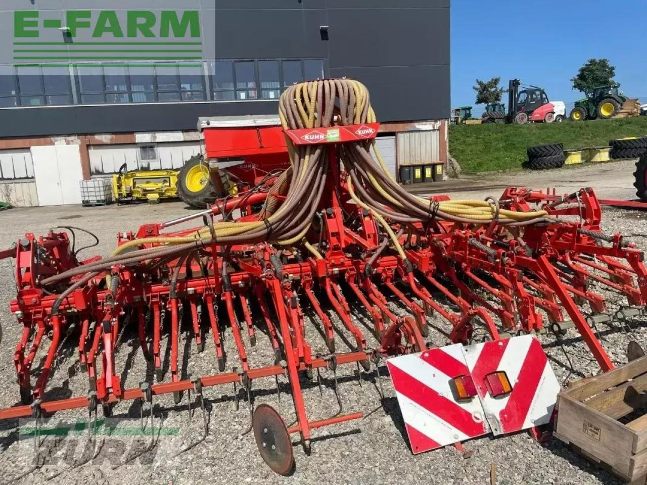 Kuhn hr5004dr + venta tf 702 - Kombinált vetőgép: 3 kép. Kuhn hr5004dr + venta tf 702 - Kombinált vetőgép: 3 kép.
