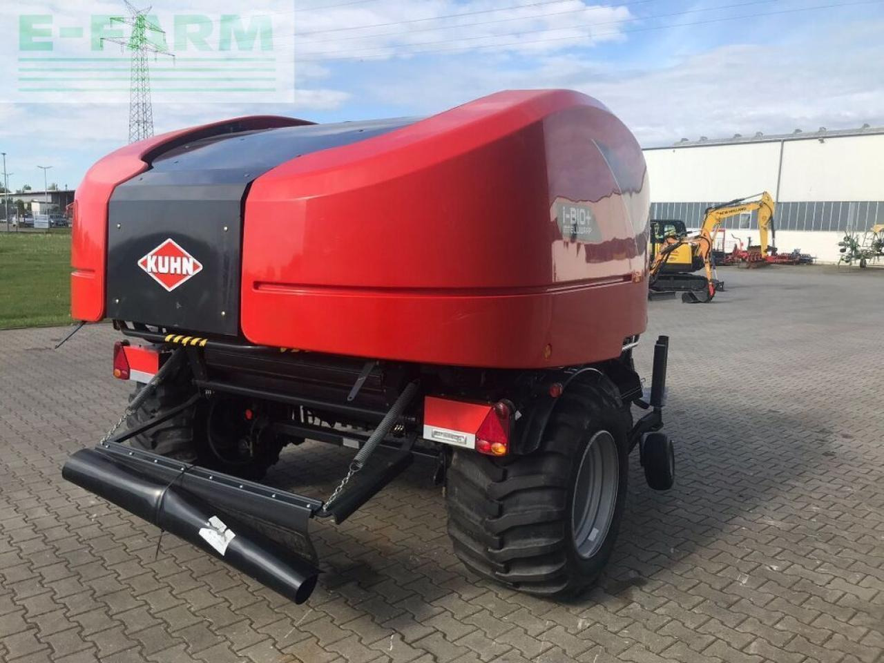 Kuhn i-bio+ oc 23 - Kocka bálázó: 5 kép. Kuhn i-bio+ oc 23 - Kocka bálázó: 5 kép.