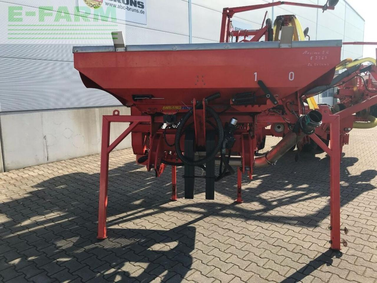 Kuhn maxima 2 - Precíziós vetőgép: 5 kép. Kuhn maxima 2 - Precíziós vetőgép: 5 kép.