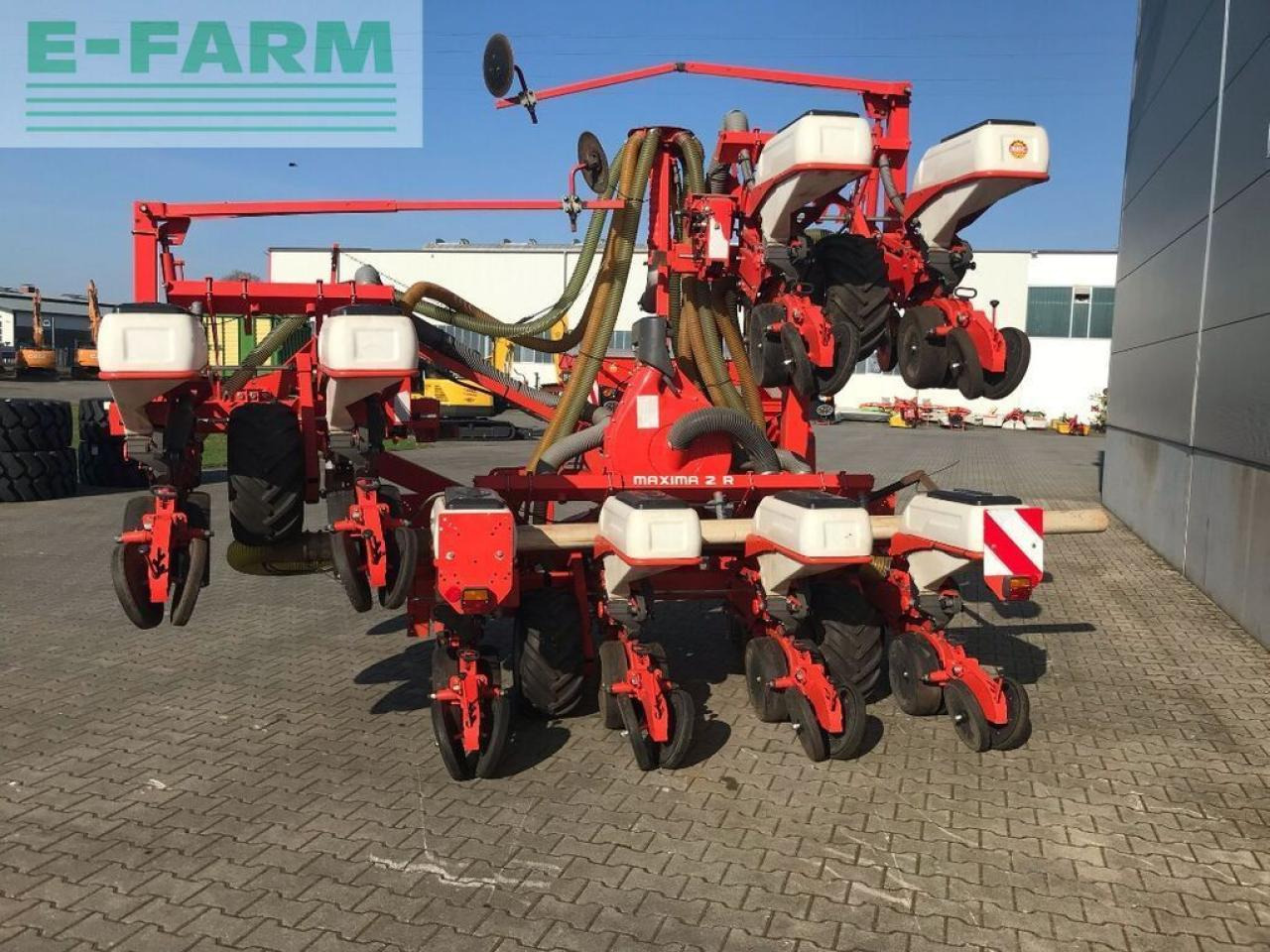 Kuhn maxima 2 - Precíziós vetőgép: 4 kép. Kuhn maxima 2 - Precíziós vetőgép: 4 kép.