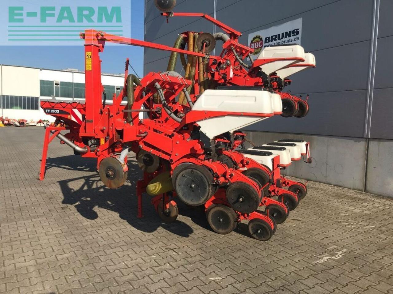 Kuhn maxima 2 - Precíziós vetőgép: 3 kép. Kuhn maxima 2 - Precíziós vetőgép: 3 kép.