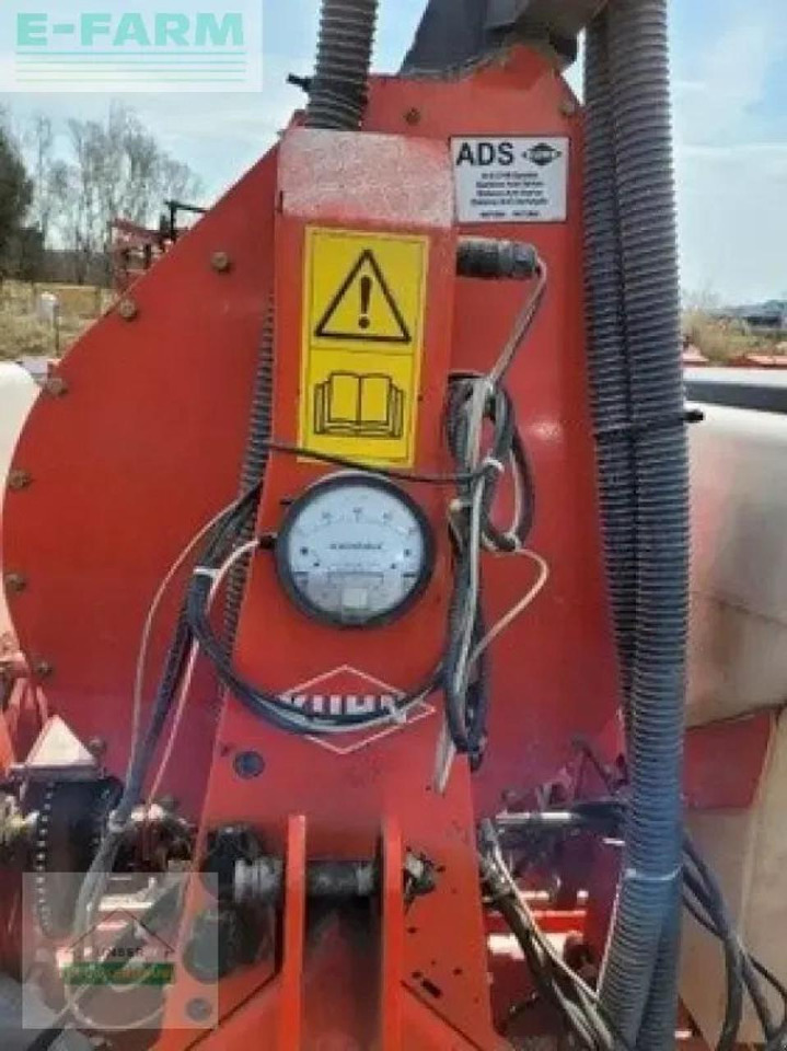 Kuhn maxima 5-reihig - Precíziós vetőgép: 5 kép. Kuhn maxima 5-reihig - Precíziós vetőgép: 5 kép.