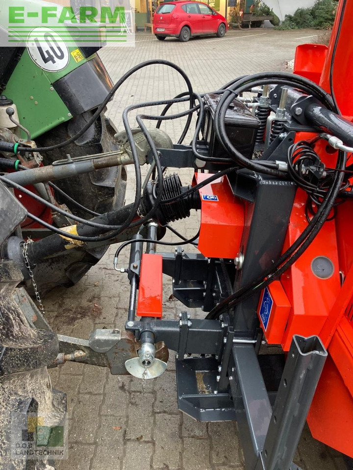 Kuhn mc 180 s quattro - Önjáró szecskázógép: 5 kép. Kuhn mc 180 s quattro - Önjáró szecskázógép: 5 kép.