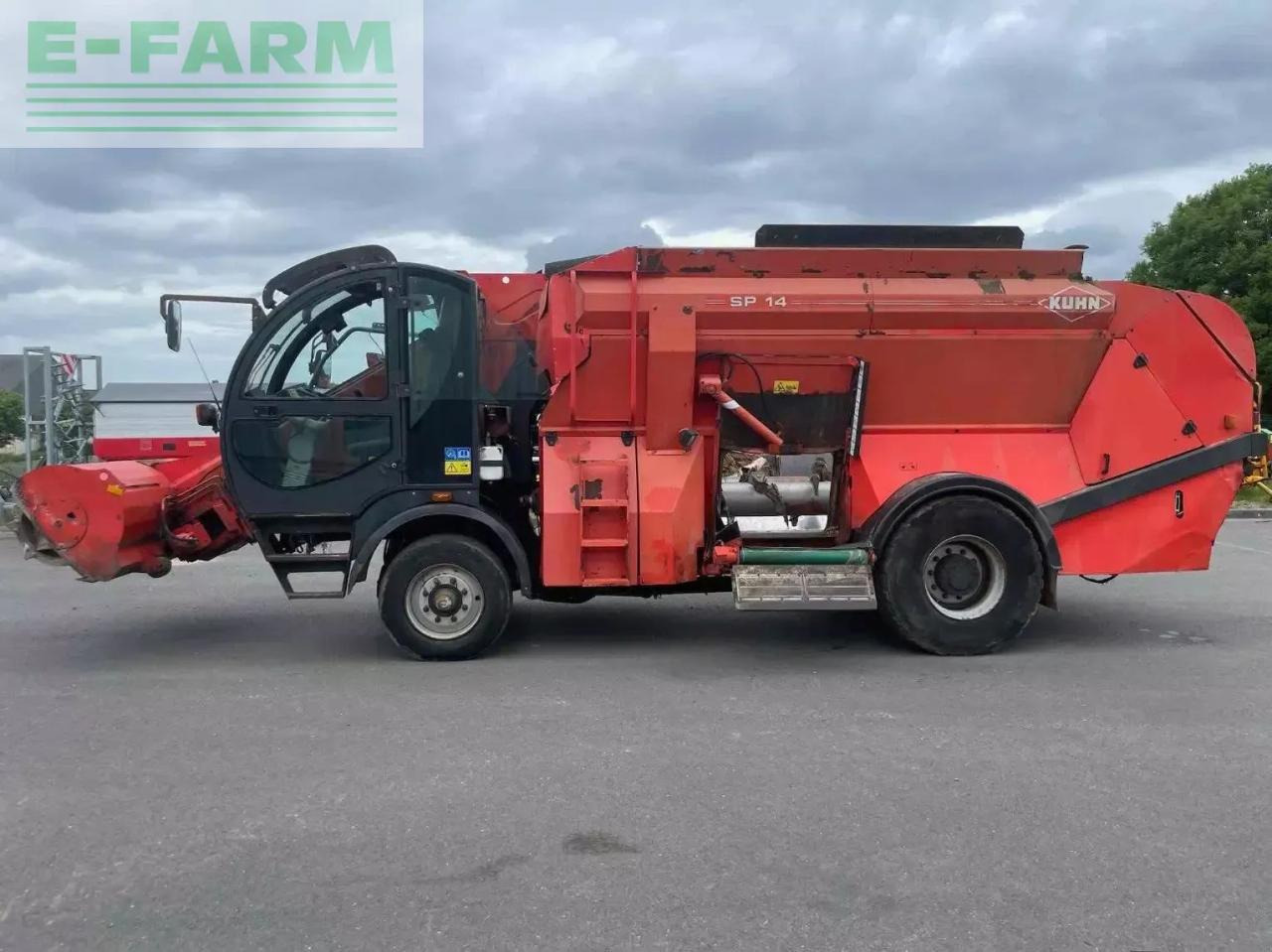 Kuhn mélangeuse automotrice sp-14 kuhn - Állattartás gépei: 3 kép. Kuhn mélangeuse automotrice sp-14 kuhn - Állattartás gépei: 3 kép.