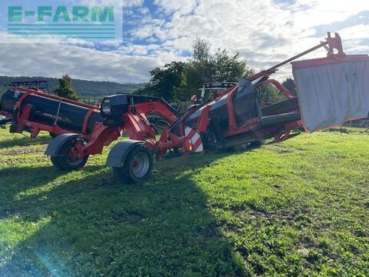 Kuhn merge maxx 950 - Szénaforgató: 2 kép. Kuhn merge maxx 950 - Szénaforgató: 2 kép.
