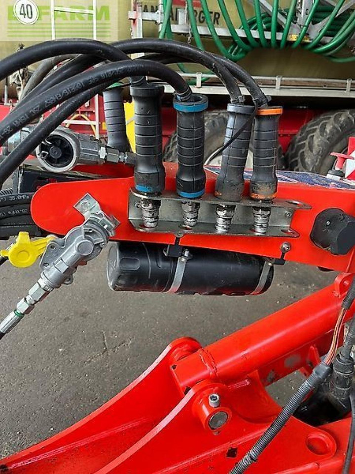 Kuhn optimer l 12000 - Tárcsás borona: 3 kép. Kuhn optimer l 12000 - Tárcsás borona: 3 kép.