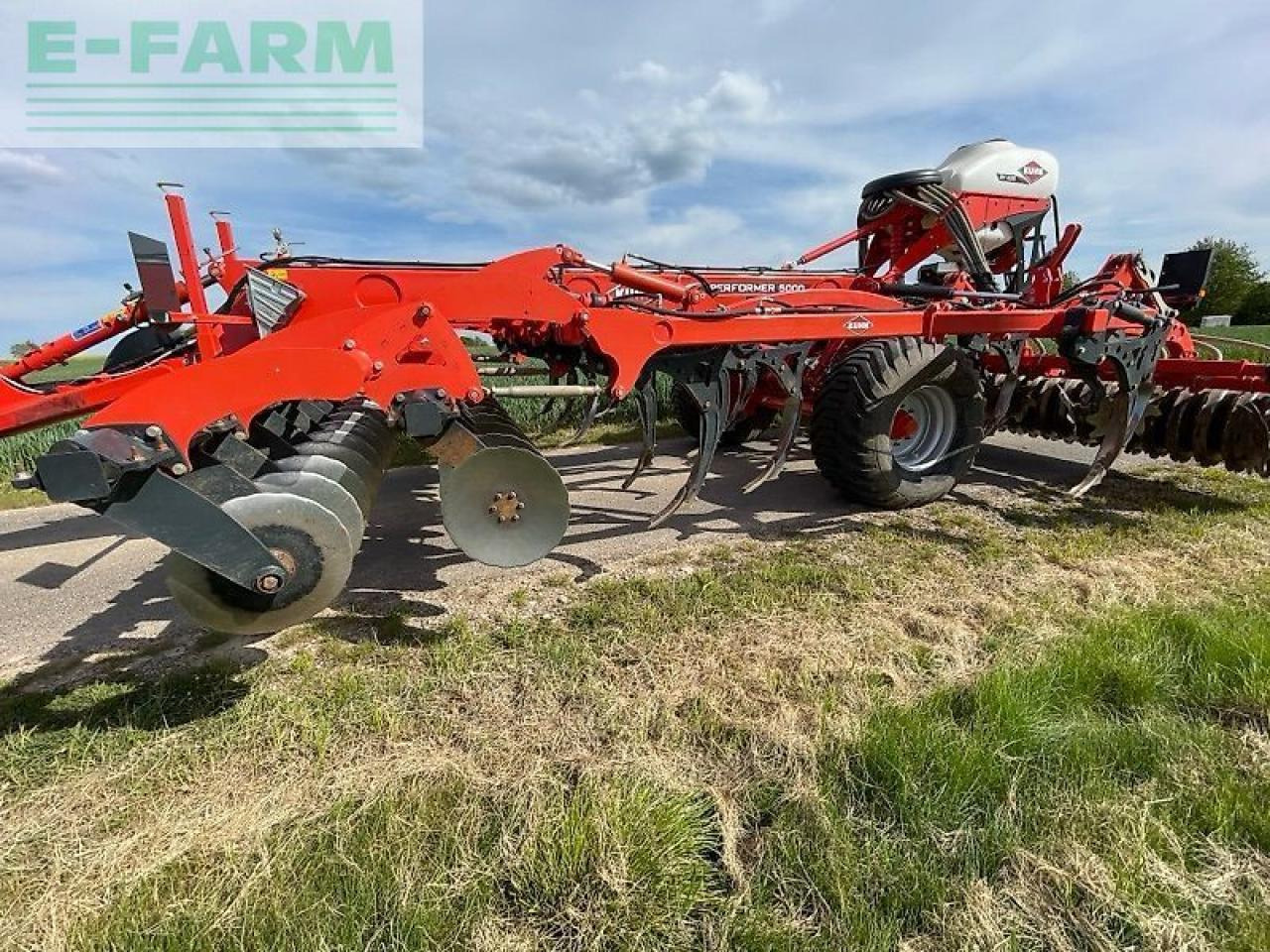 Kuhn performer 5000 - Kombinált vetőgép: 4 kép. Kuhn performer 5000 - Kombinált vetőgép: 4 kép.