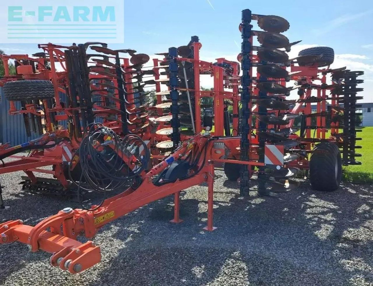 Kuhn performer 6000 - Kultivátor: 1 kép. Kuhn performer 6000 - Kultivátor: 1 kép.