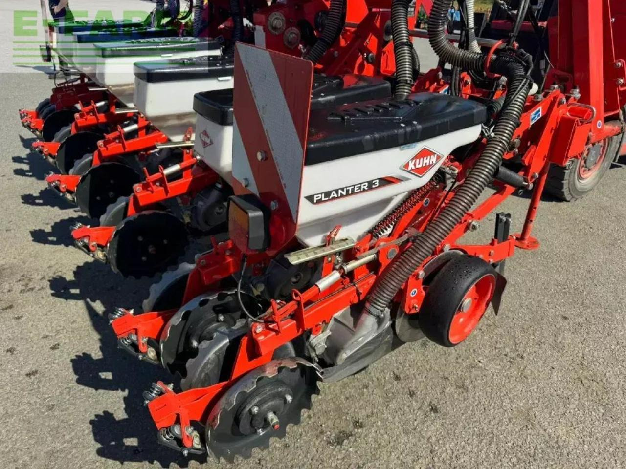 Kuhn planter 3 ts - Precíziós vetőgép: 3 kép. Kuhn planter 3 ts - Precíziós vetőgép: 3 kép.