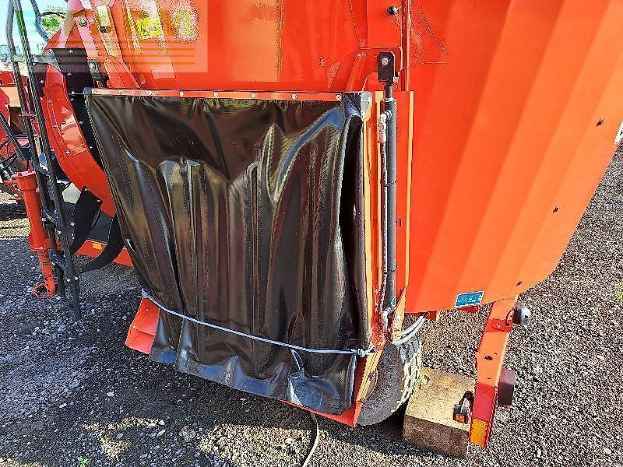 Kuhn profileplus14.1dlgebläse - Állattartás gépei: 4 kép. Kuhn profileplus14.1dlgebläse - Állattartás gépei: 4 kép.