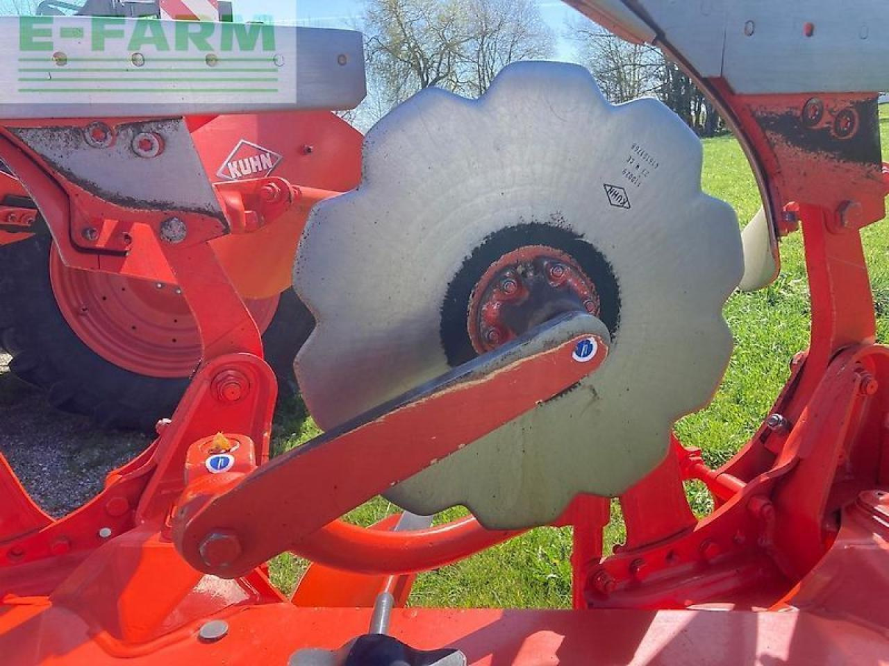 Eke Kuhn vari-master 153 5e/6t96: 6 kép.