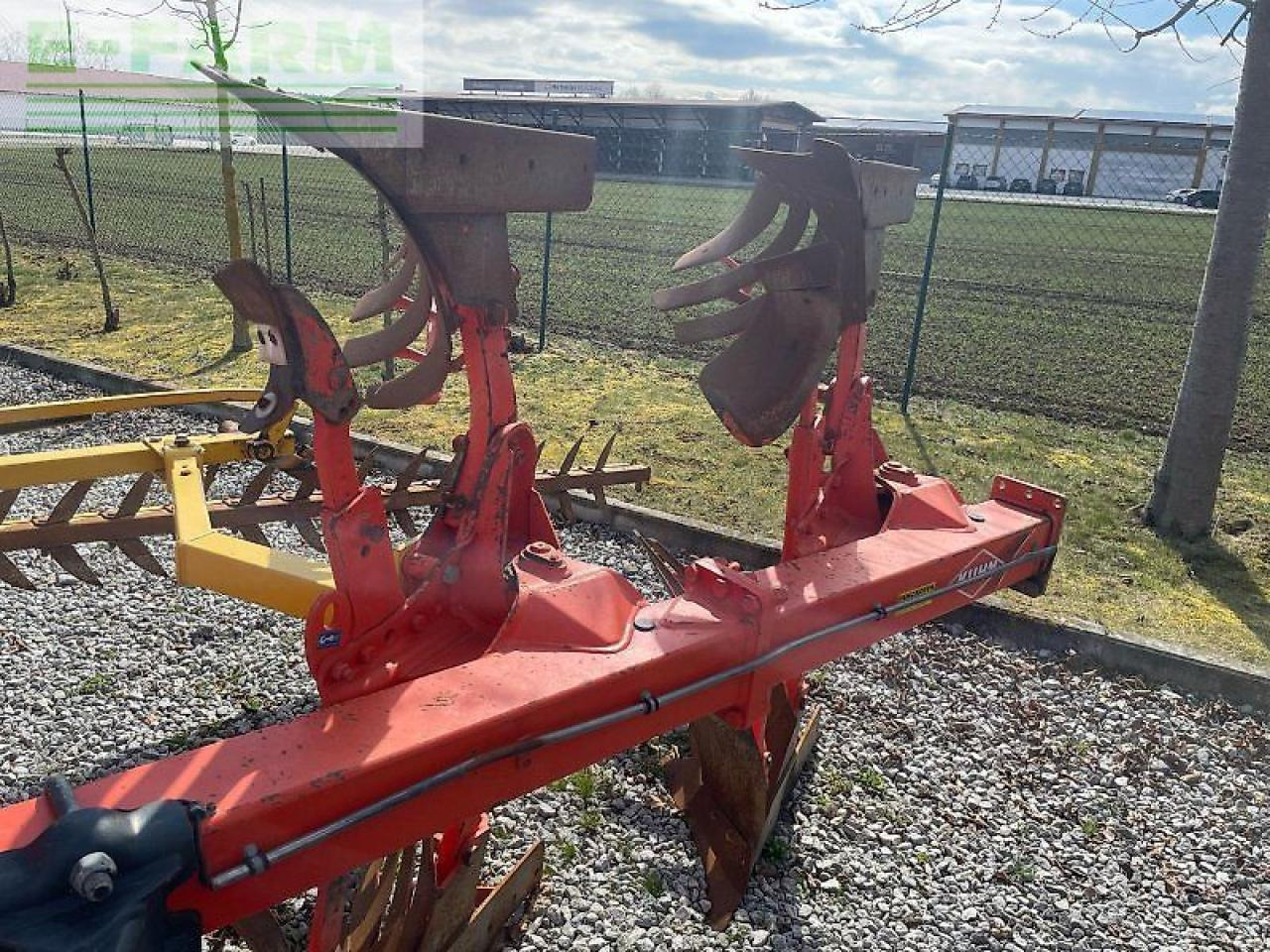 Kuhn vari-master 153 mit schollencracker - Eke: 4 kép. Kuhn vari-master 153 mit schollencracker - Eke: 4 kép.