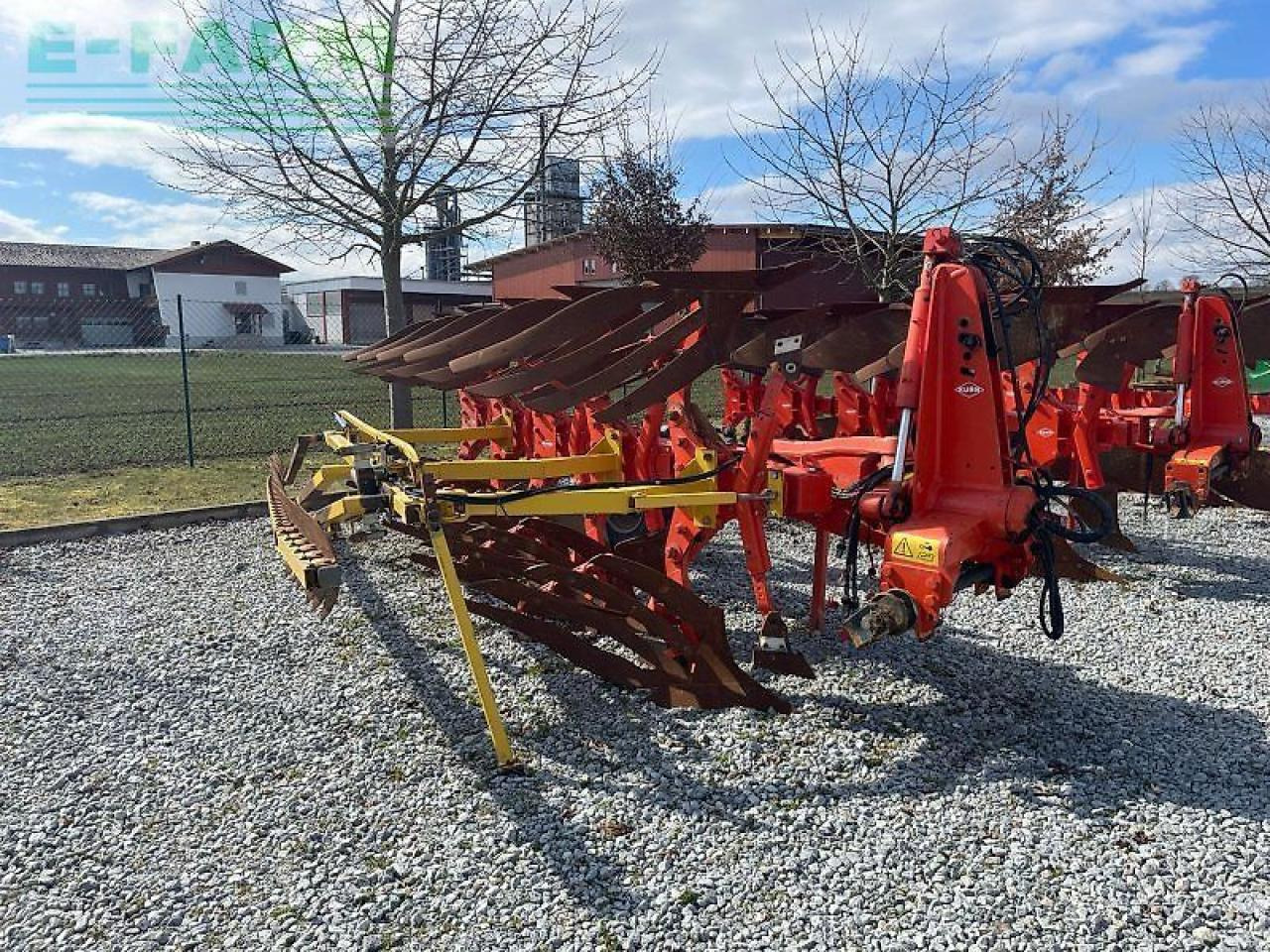 Kuhn vari-master 153 mit schollencracker - Eke: 1 kép. Kuhn vari-master 153 mit schollencracker - Eke: 1 kép.