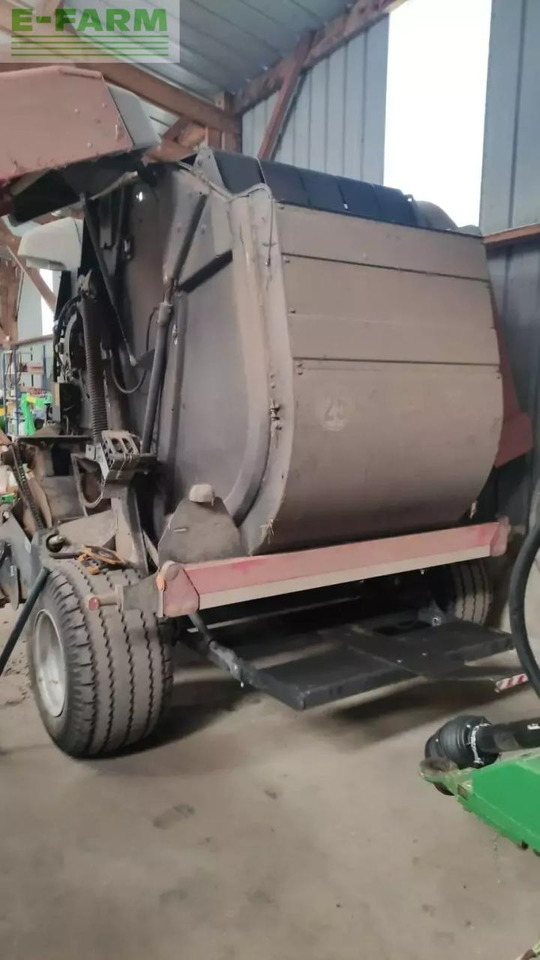 Kuhn vb2255 - Kocka bálázó: 3 kép. Kuhn vb2255 - Kocka bálázó: 3 kép.