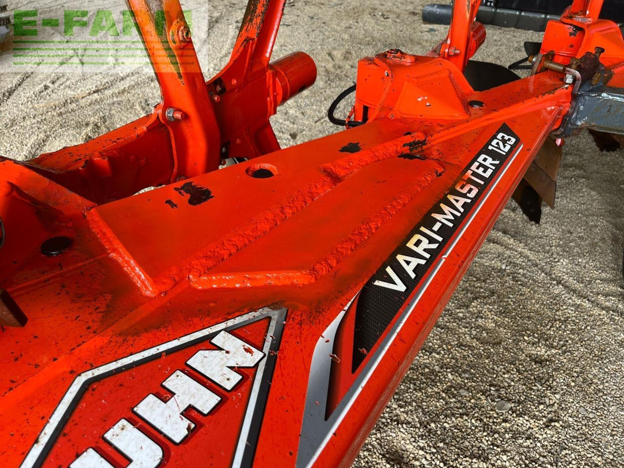 Kuhn vm 123 - Eke: 5 kép. Kuhn vm 123 - Eke: 5 kép.