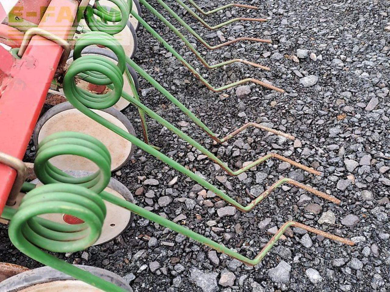 Kverneland accord ng 300 + h4 da - Szemenkénti vetőgép: 4 kép. Kverneland accord ng 300 + h4 da - Szemenkénti vetőgép: 4 kép.