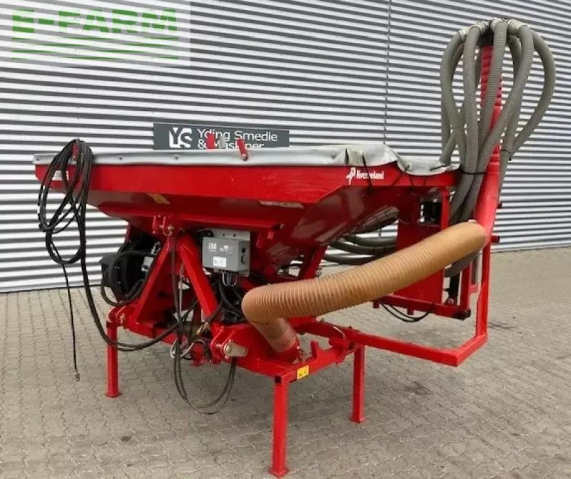 Kverneland df-1 gødningsmaskine - Műtrágyaszóró: 2 kép. Kverneland df-1 gødningsmaskine - Műtrágyaszóró: 2 kép.