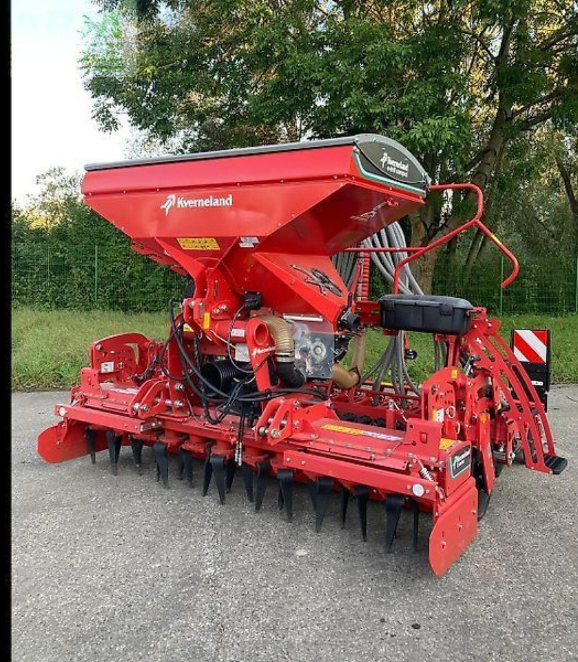 Kverneland e-drill compact - Szemenkénti vetőgép: 1 kép. Kverneland e-drill compact - Szemenkénti vetőgép: 1 kép.