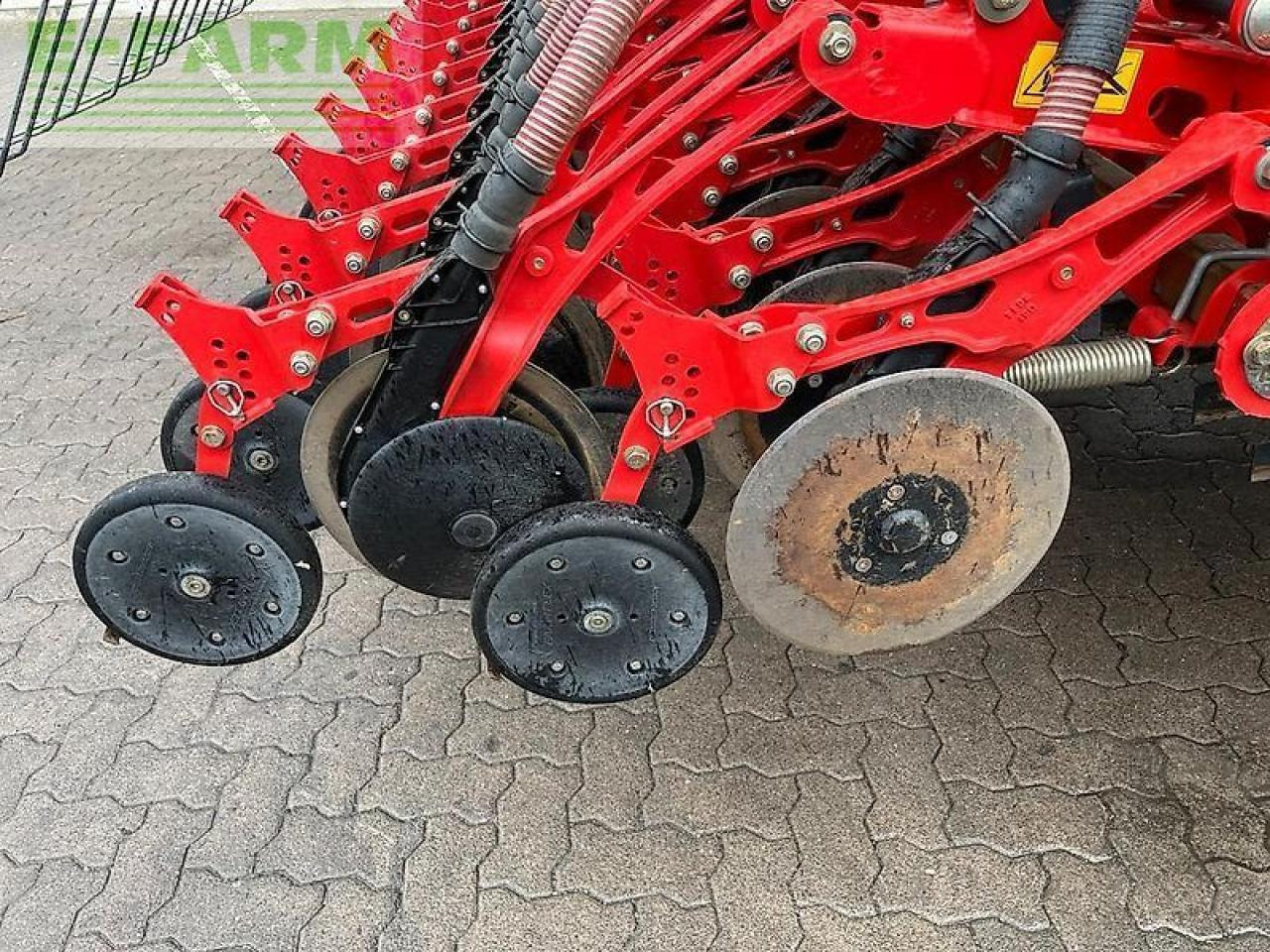 Kverneland e-drill maxi 3m drillkombination - Szemenkénti vetőgép: 4 kép. Kverneland e-drill maxi 3m drillkombination - Szemenkénti vetőgép: 4 kép.