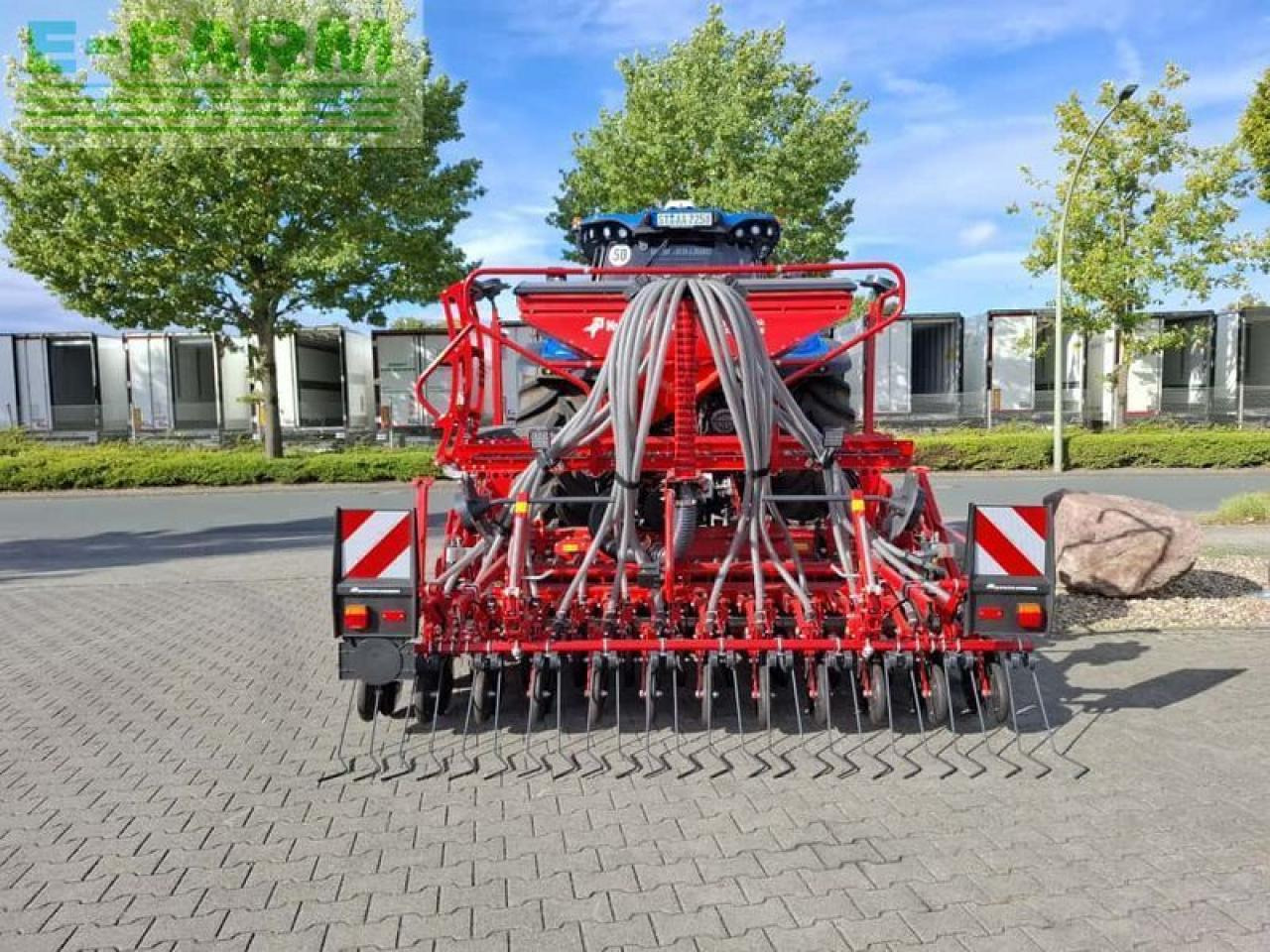 Kverneland e-drill mit s-serie kreiselegge - Kombinált vetőgép: 4 kép. Kverneland e-drill mit s-serie kreiselegge - Kombinált vetőgép: 4 kép.