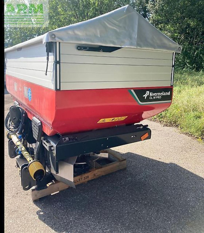 Kverneland exacta cl w pro 1300 - Műtrágyaszóró: 2 kép. Kverneland exacta cl w pro 1300 - Műtrágyaszóró: 2 kép.