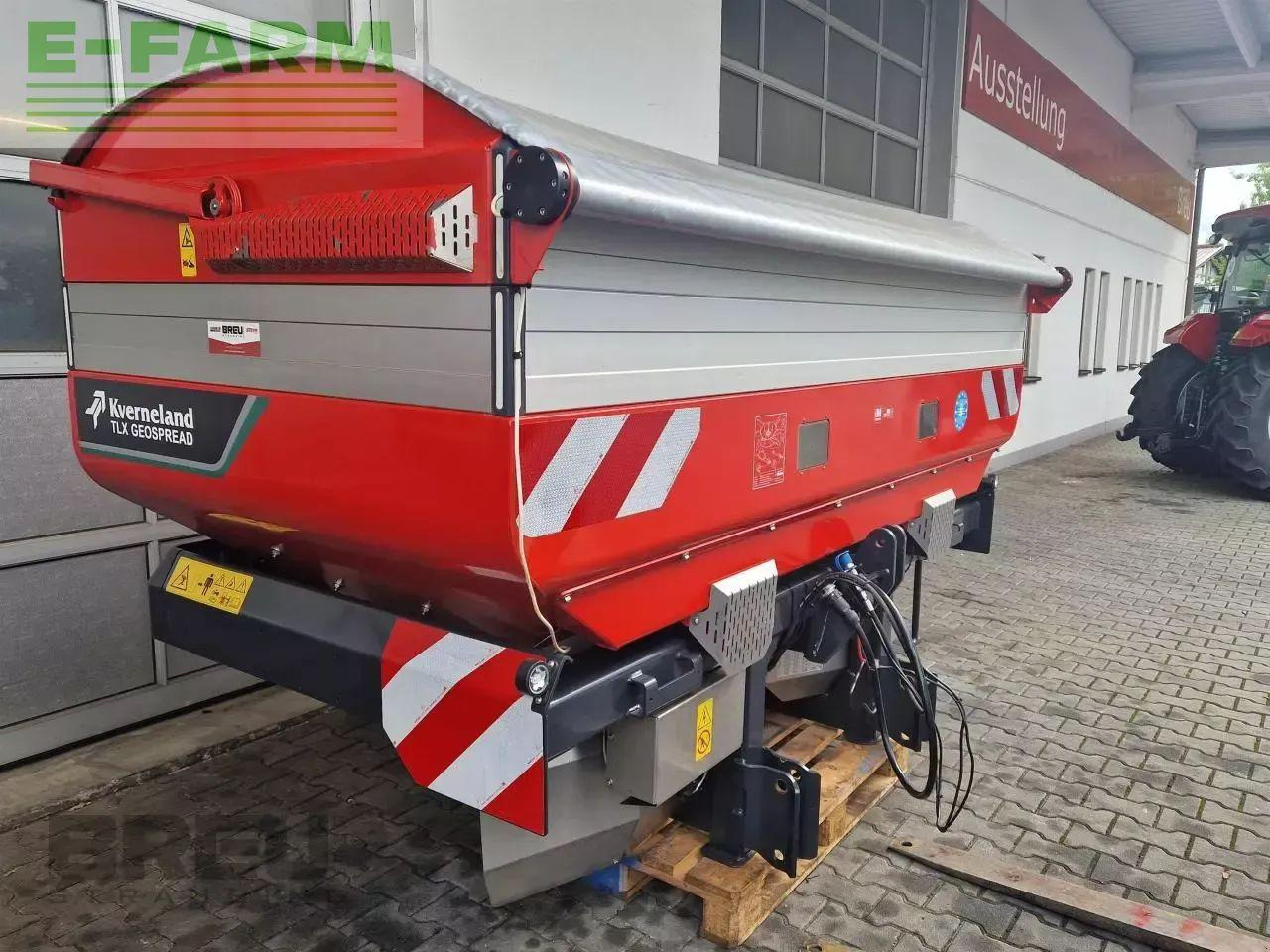 Kverneland exacta tlx 1875 geo s - Műtrágyaszóró: 4 kép. Kverneland exacta tlx 1875 geo s - Műtrágyaszóró: 4 kép.