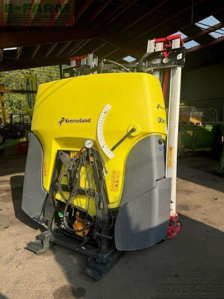 Kverneland ixter a 12 - Vontatott permetezők: 3 kép. Kverneland ixter a 12 - Vontatott permetezők: 3 kép.