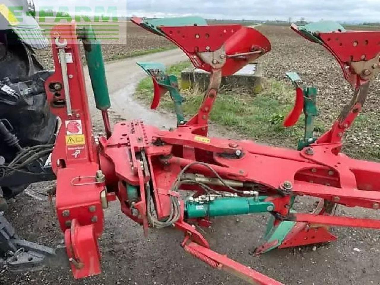 Kverneland lb 6 corps - Eke: 3 kép. Kverneland lb 6 corps - Eke: 3 kép.