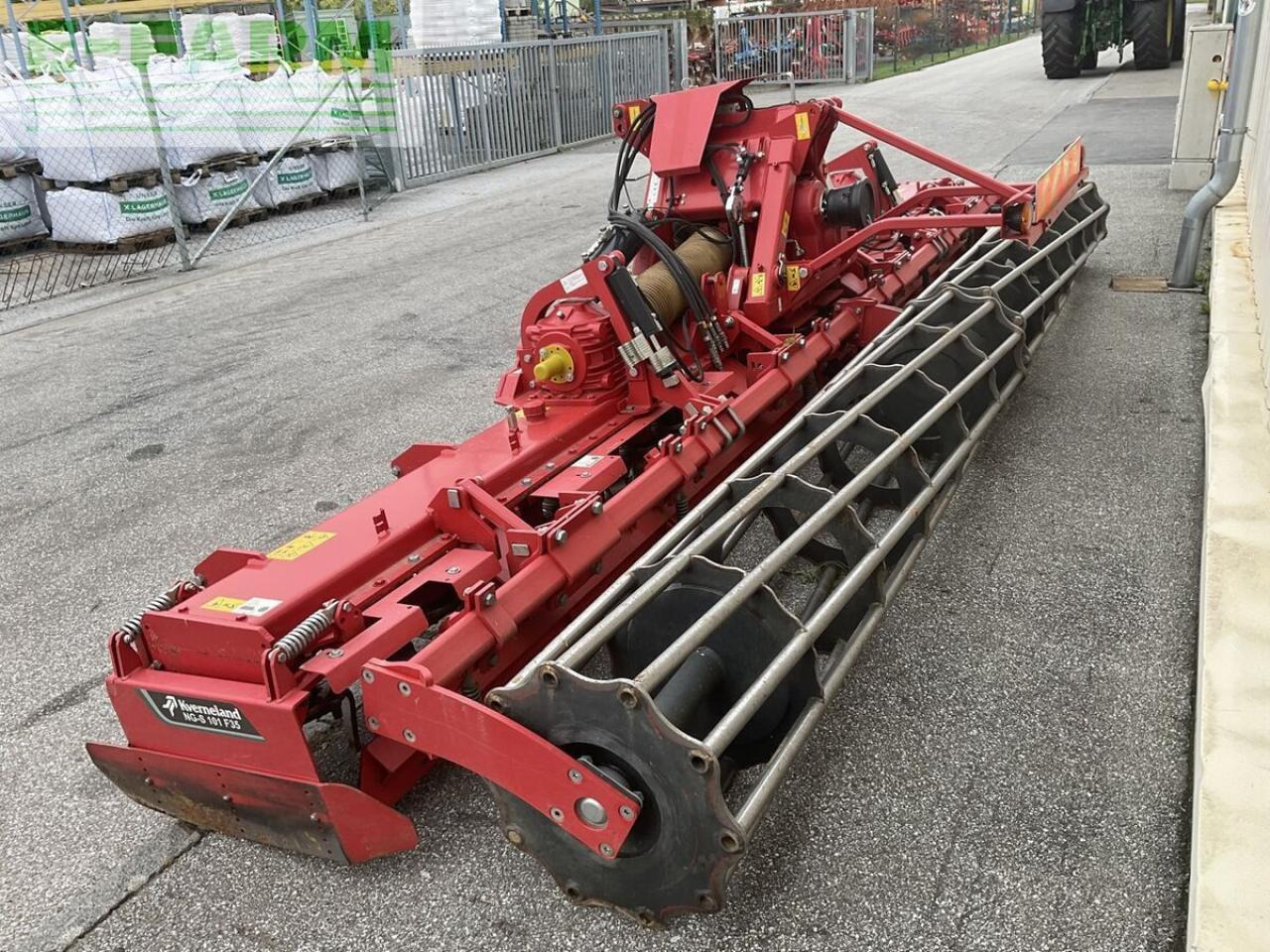 Kverneland ng-s 101 f35 - Tárcsás borona: 4 kép. Kverneland ng-s 101 f35 - Tárcsás borona: 4 kép.