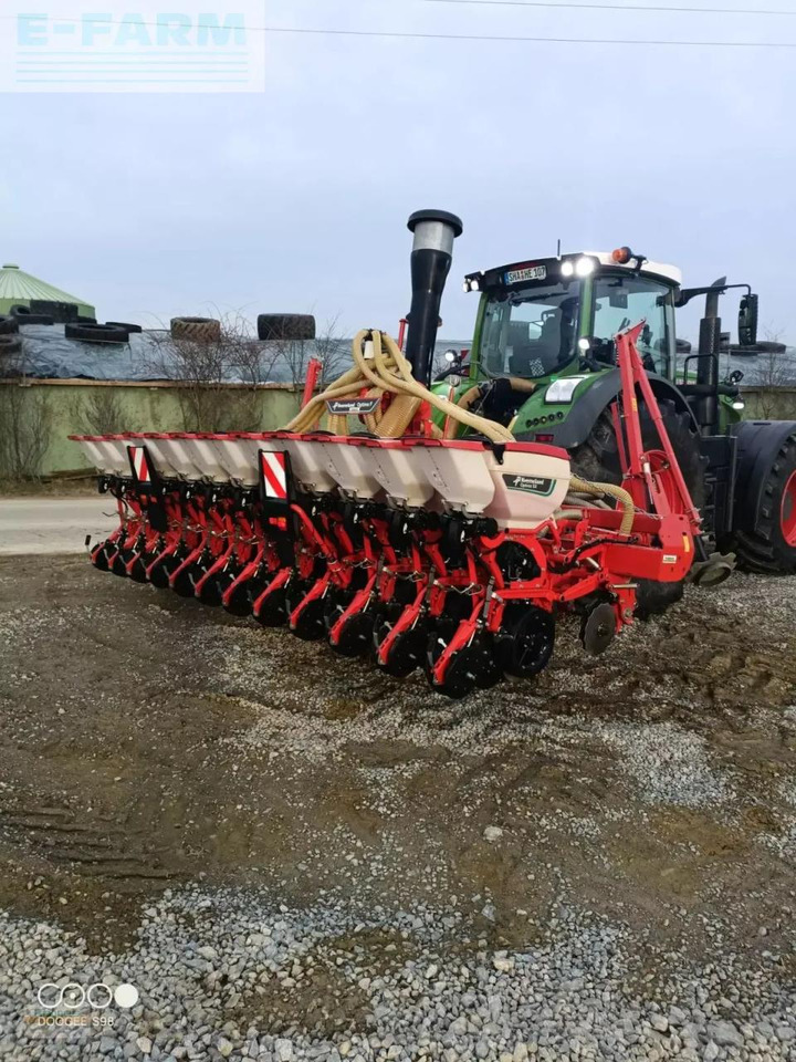 Kverneland optima f - Precíziós vetőgép: 1 kép. Kverneland optima f - Precíziós vetőgép: 1 kép.