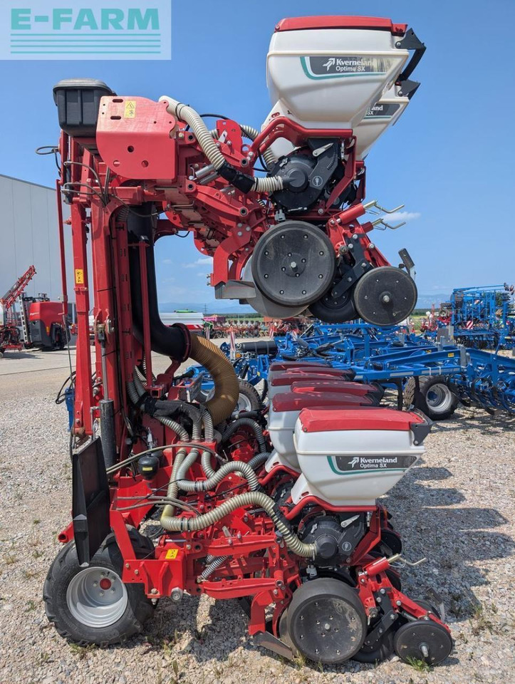 Kverneland optima f sx 12-reihig - Precíziós vetőgép: 3 kép. Kverneland optima f sx 12-reihig - Precíziós vetőgép: 3 kép.