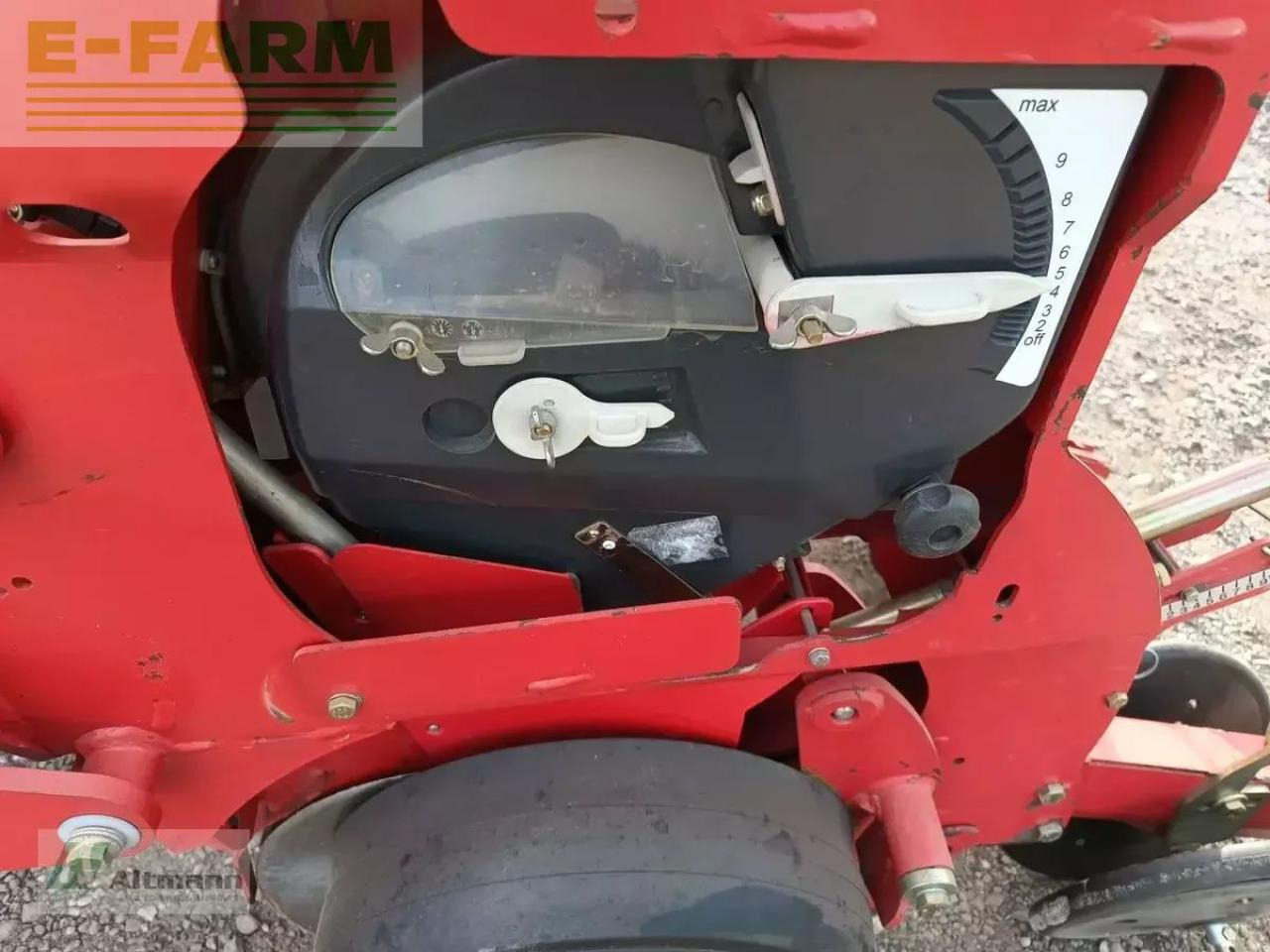 Kverneland optima hd 6reihig 4m tele mit reihendüngerstreue - Precíziós vetőgép: 5 kép. Kverneland optima hd 6reihig 4m tele mit reihendüngerstreue - Precíziós vetőgép: 5 kép.