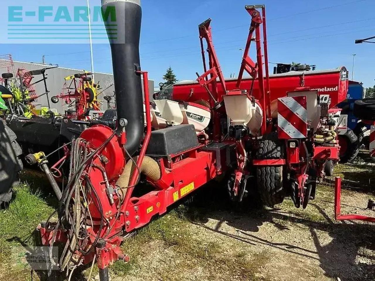 Kverneland optima tf profi ii e - drive ii - Precíziós vetőgép: 1 kép. Kverneland optima tf profi ii e - drive ii - Precíziós vetőgép: 1 kép.